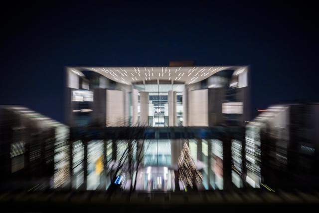 14 December 2025, Berlin: View of the German Chancellery. Inside, Ukrainian President Zelensky, his negotiators and the US delegation discuss the next steps in ceasefire negotiations for Ukraine. Photo: Christoph Soeder/dpa