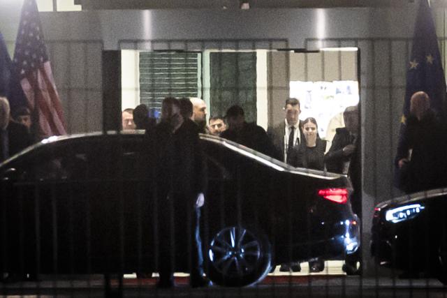 14 December 2025, Berlin: Volodymyr Zelensky (C), Ukraine's President, leaves the German Chancellery. In the Chancellery, Ukrainian President Zelensky, his negotiators and the US delegation discuss the next steps in the negotiations on a ceasefire in Ukraine. Photo: Christoph Soeder/dpa