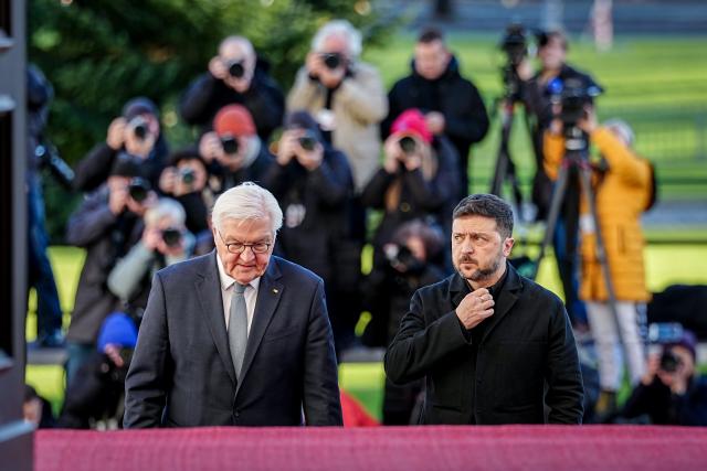 15 December 2025, Berlin: German President Frank-Walter Steinmeier receives Volodymyr Zelensky, President of Ukraine, at Bellevue Palace on the second day of the Ukraine talks in Berlin. Photo: Kay Nietfeld/dpa