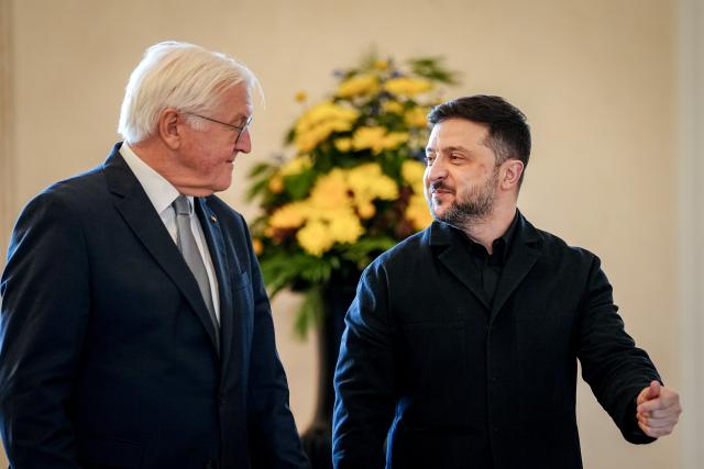 15 December 2025, Berlin: German President Frank-Walter Steinmeier receives Volodymyr Zelensky, President of Ukraine, at Bellevue Palace on the second day of the Ukraine talks in Berlin. Photo: Kay Nietfeld/dpa