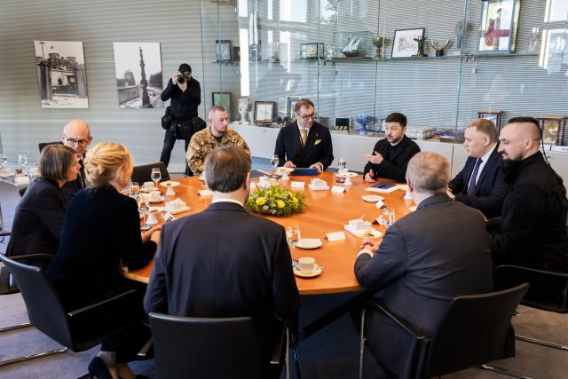 15 December 2025, Berlin: German Bundestag President, Julia Kloeckner, shakes hands with Ukrainian President Volodymyr Zelensky for talks at the German Bundestag, on the second day of the Ukraine talks in Berlin. Photo: Christoph Soeder/dpa