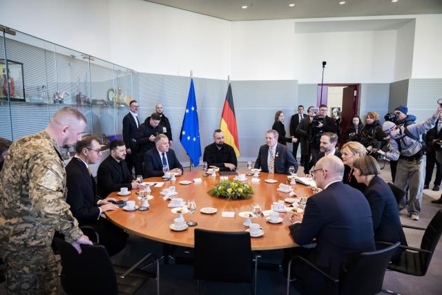 15 December 2025, Berlin: German Bundestag President, Julia Kloeckner, shakes hands with Ukrainian President Volodymyr Zelensky for talks at the German Bundestag, on the second day of the Ukraine talks in Berlin. Photo: Christoph Soeder/dpa