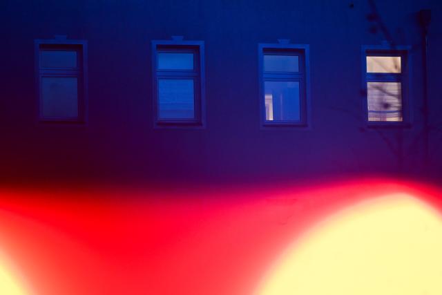 16 December 2025, Berlin: A window of an apartment building lights up. Photo: Sebastian Gollnow/dpa