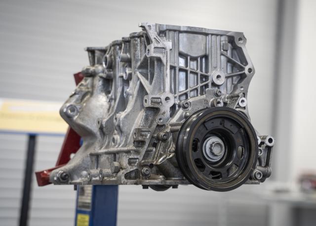 FILED - 12 November 2021, Hesse, Frankfurt/Main: A view of a combustion engine displayed at the German automobile trade's national competition. Photo: Frank Rumpenhorst/Deutsche Presse-Agentur GmbH/dpa