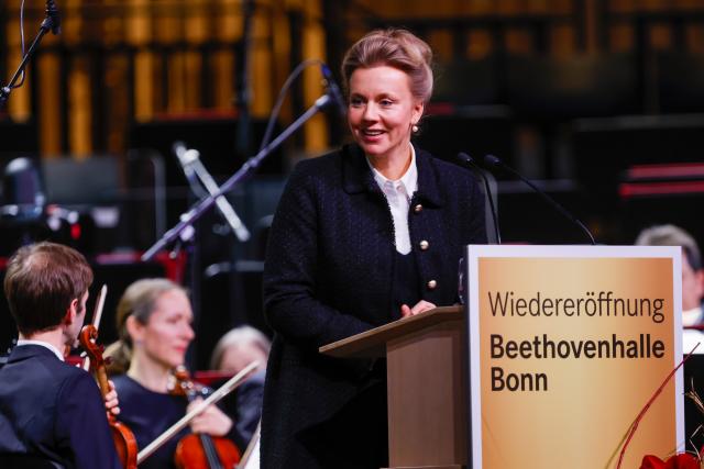 16 December 2025, North Rhine-Westphalia, Bonn: Ina Brandes Minister for Culture and Science of the State of North Rhine-Westphalia, delivers a speech at the reopening of the Beethovenhalle Bonn. Photo: Thomas Banneyer/dpa