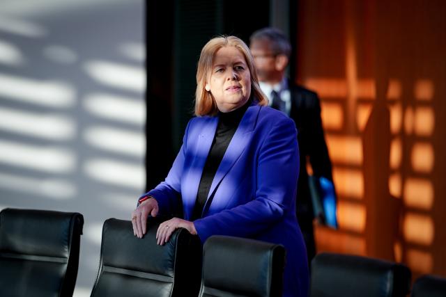 17 December 2025, Berlin: Baerbel Bas, German Minister of Labor and Social Affairs and Social Democratic Pary (SPD) party chairwoman attends the German Cabinet meeting at the German Chancellery in Berlin. Photo: Kay Nietfeld/dpa