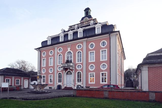 18 December 2025, Baden-Württemberg, Bruchsal: An exterior view of Bruchsal District Court, where a trial over a fatal speeding accident begins. Photo: Uli Deck/dpa