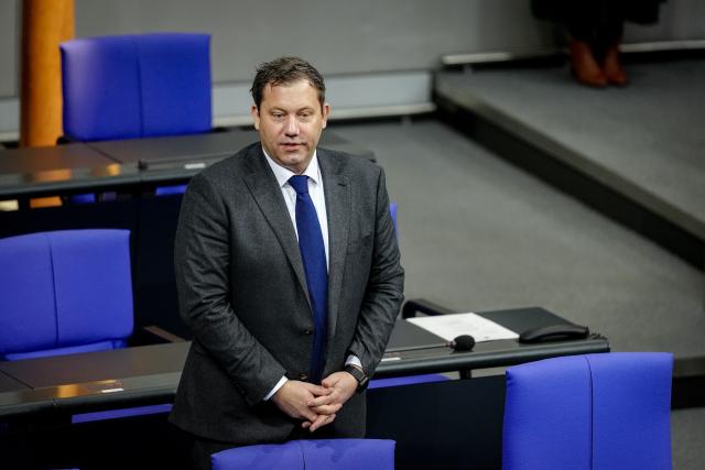 19 December 2025, Berlin: Lars Klingbeil, German Minister of Finance, Vice-Chancellor and SPD Federal Chairman attends the what is expected to be the last session before Christmas and the New Year. Photo: Kay Nietfeld/dpa
