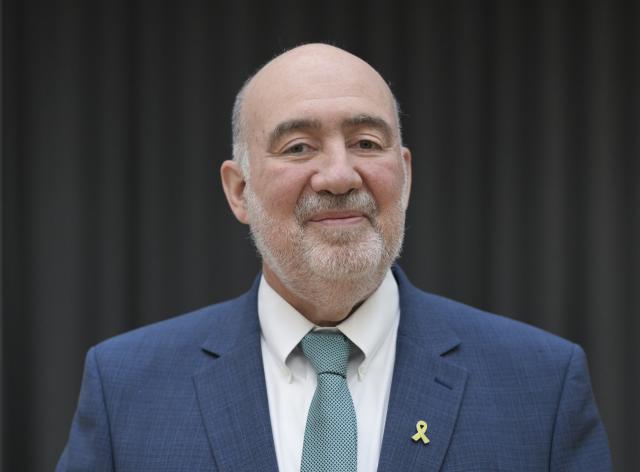 FILED - 12 November 2025, Berlin: Ron Prosor, Israeli Ambassador to Germany, is pictured in the newsroom of the German Press Agency dpa for an interview. Photo: Jens Kalaene/dpa