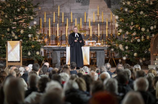 25 December 2025, Bavaria, Munich: Protestant Bishop Christian Kopp speaks during the service on Christmas Day at the Protestant St. Matthew's Church. Photo: Peter Kneffel/dpa