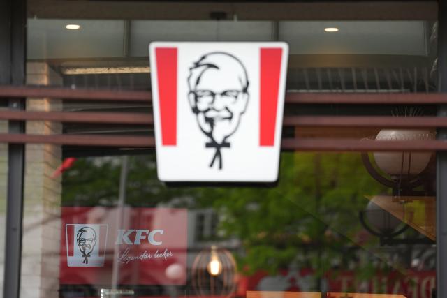 FILED - 02 May 2025, Hamburg: The Logo of Kentucky fried chicken is seen at the facade of the Hamburg main station. Photo: Marcus Brandt/dpa