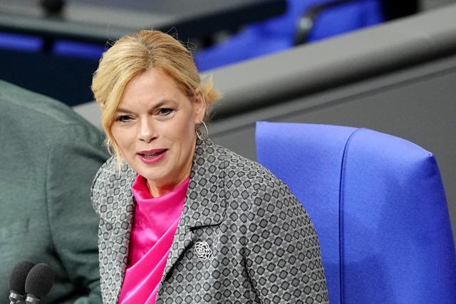 FILED - 05 December 2025, Berlin: Julia Kloeckner, President of the German Bundestag, at the session on the modernization of military service. Photo: Kay Nietfeld/dpa