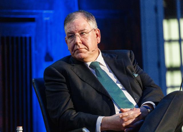 FILED - 09 November 2019, Hamburg: Former First Mayor of Hamburg Christoph Ahlhaus sits on the podium at a discussion event with fellow officials. Chairman of the German Association of Small and Medium-Sized Enterprises (BVMW) Ahlhaus said on Saturday that "superficial reforms are no longer enough to get Germany back on track". Photo: Markus Scholz/dpa