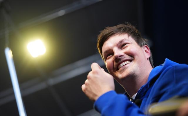 02 January 2026, Hamburg: Hamburger SV coach Merlin Polzin reacts during a press conference after training session at the Volksparkstadion. Photo: Marcus Brandt/dpa