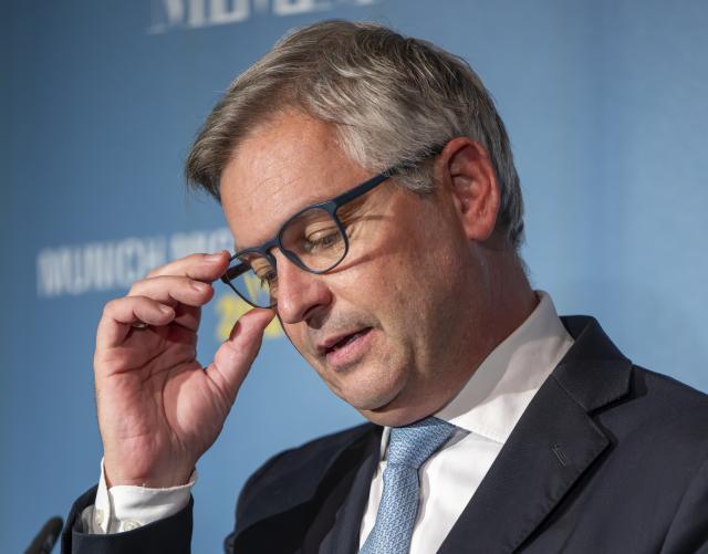 FILED - 04 October 2025, München: Magnus Brunner, EU Commissioner for Migration, takes part in a press conference after the "Munich Migration Meeting". Photo: Peter Kneffel/dpa