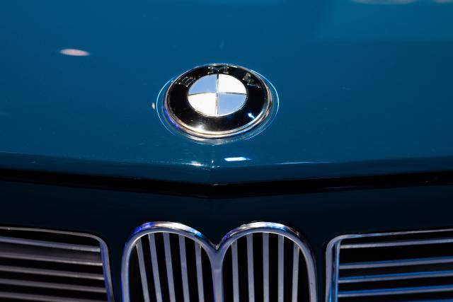 FILED - 10 September 2025, Bavaria, Munich: The BMW logo can be seen on a vehicle at the BMW stand during the International Motor Show (IAA Mobility). Photo: Leonie Asendorpf/dpa