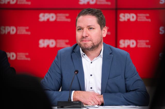 06 January 2026, Brandenburg, Potsdam: Ludwig Scheetz, Parliamentary Secretary of the Brandenburg SPD parliamentary group, speaks at a press conference following the collapse of the SPD/BSW coalition in Brandenburg. The SPD/BSW coalition in Brandenburg, the only one of its kind in Germany, has collapsed after more than a year. Photo: Christophe Gateau/dpa