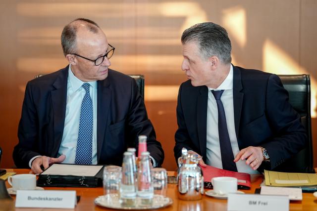 07 January 2026, Berlin: German Chancellor Friedrich Merz (L) and Thorsten Frei, Head of the German Chancellery and Federal Minister for Special Tasks, take part in the meeting of the Federal Cabinet in the Federal Chancellery. Photo: Kay Nietfeld/dpa