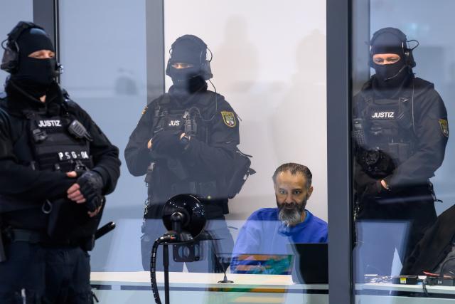 08 January 2026, Saxony-Anhalt, Magdeburg: Taleb al-Abdulmohsen sits in a glass box in the courtroom of the temporary court building at Magdeburg District Court. The public prosecutor's office is accusing the man from Saudi Arabia of 338 counts of attempted murder. Photo: Klaus-Dietmar Gabbert/dpa
