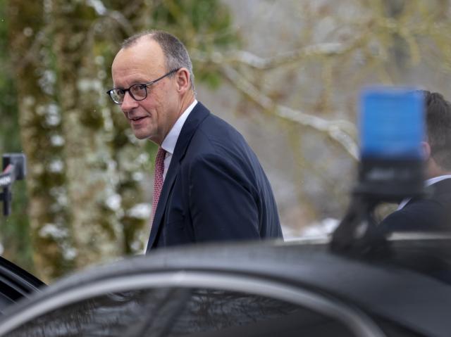 08 January 2026, Bavaria, Seeon: German Chancellor Friedrich Merz arrives at the end of the three-day closed-door meeting of the CSU parliamentary group in the Seeon monastery. Photo: Peter Kneffel/dpa