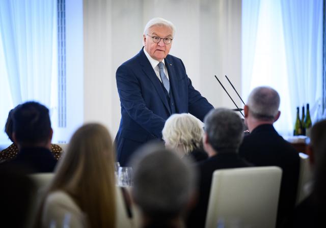 09 January 2026, Berlin: German President Frank-Walter Steinmeier speaks at the New Year's reception in Bellevue Palace. The Federal President traditionally invites representatives of public life and around 60 committed citizens from all federal states to the New Year's reception. Photo: Bernd von Jutrczenka/dpa