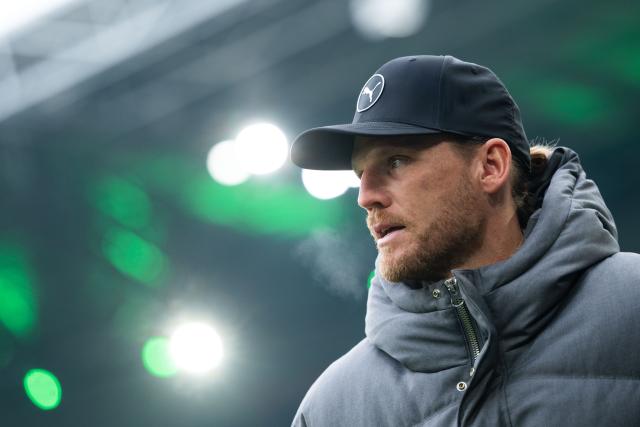 11 January 2026, North Rhine-Westphalia, Moenchengladbach: Gladbach coach Eugen Polanski is pictured before the German Bundesliga soccer match between Borussia Moenchengladbach and FC Augsburg at the Borussia-Park Stadium. Photo: Marius Becker/dpa - IMPORTANT NOTE: In accordance with the regulations of the DFL German Football League and the DFB German Football Association, it is prohibited to utilize or have utilized photographs taken in the stadium and/or of the match in the form of sequential images and/or video-like photo series.