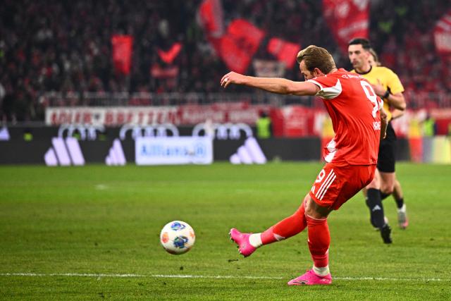 11 January 2026, Bavaria, Munich: Bayern Munich's Harry Kane scores his side's sixth goal during the German Bundesliga soccer match between Bayern Munich and VfL Wolfsburg at Allianz Arena. Photo: Tom Weller/dpa - ATTENTION: editorial use only (until date) in connection with coverage about the film and only if the credit mentioned above is referenced in full