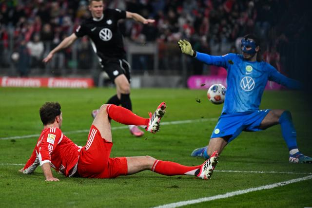 11 January 2026, Bavaria, Munich: Bayern Munich's Leon Goretzka scores his side's eighth goal during the German Bundesliga soccer match between Bayern Munich and VfL Wolfsburg at Allianz Arena. Photo: Sven Hoppe/dpa - IMPORTANT NOTICE: DFL and DFB regulations prohibit any use of photographs as image sequences and/or quasi-video.