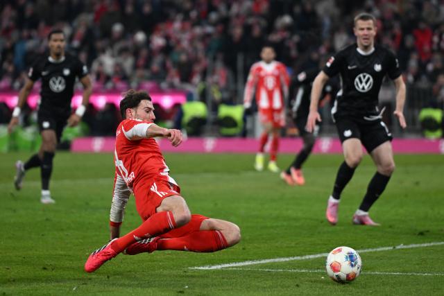 11 January 2026, Bavaria, Munich: Bayern Munich's Leon Goretzka scores his side's eighth goal during the German Bundesliga soccer match between Bayern Munich and VfL Wolfsburg at Allianz Arena. Photo: Sven Hoppe/dpa - IMPORTANT NOTICE: DFL and DFB regulations prohibit any use of photographs as image sequences and/or quasi-video.