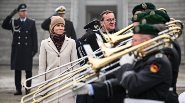 13 January 2026, Berlin: German Minister of Defense Boris Pistorius receives Kaja Kallas, EU High Representative for Foreign Affairs and Vice President of the EU Commission, with military honours in Berlin. Kallas is in Berlin for talks on strengthening European defense preparedness. Photo: Britta Pedersen/dpa