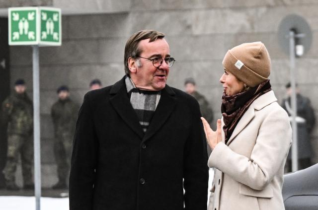 13 January 2026, Berlin: German Minister of Defense Boris Pistorius receives Kaja Kallas, EU High Representative for Foreign Affairs and Vice President of the EU Commission, with military honours in Berlin. Kallas is in Berlin for talks on strengthening European defense preparedness. Photo: Britta Pedersen/dpa