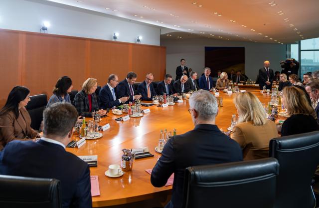 14 January 2026, Berlin: Chancellor Friedrich Merz (C) opens the cabinet meeting in the Chancellery. Photo: Soeren Stache/dpa