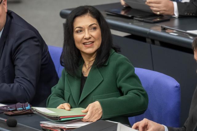 15 January 2026, Berlin: Katherina Reiche, Germany's Minister for Economic Affairs and Energy, follows a Bundestag debate on the transition from citizen's income to planned basic income support. Photo: Michael Kappeler/dpa