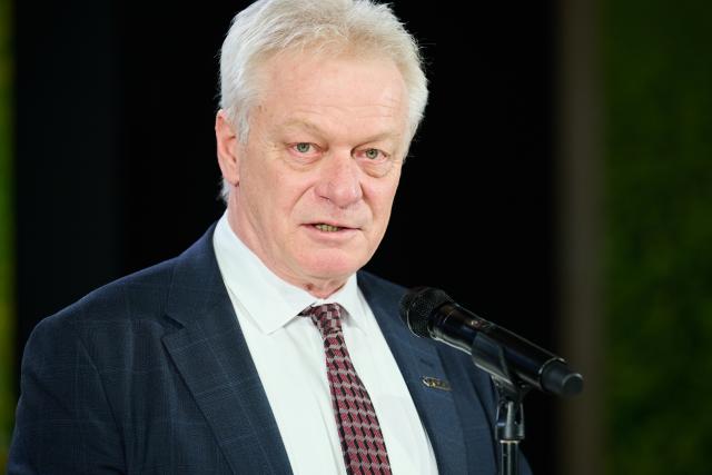 15 January 2026, Berlin: Alois Rainer, German Ministry of Agriculture, Food and Home Affairs, gives a press statement on the eve of the opening of the Green Week. The International Green Week opens its doors on 16.01.2026. The world's largest trade fair for food, agriculture and horticulture in Berlin is celebrating its 100th anniversary Photo: Annette Riedl/dpa