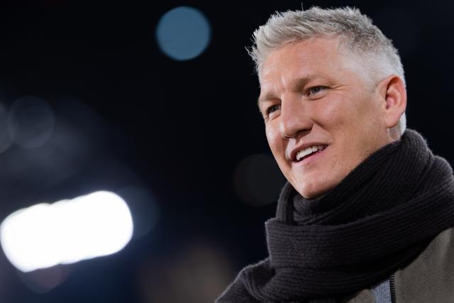 FILED - 29 October 2025, North Rhine-Westphalia, Cologne: German former footballer and TV pundit Bastian Schweinsteiger pictured prior to the start of the German DFB Cup 2nd round soccer match between 1. FC Cologne and Bayern Munich at RheinEnergieStadion. Twice Olympic figure skating champion Katharina Witt and Bastian Schweinsteiger will be prominent German television pundits in next month's Winter Games and the World Cup in summer. Photo: Rolf Vennenbernd/dpa - WICHTIGER HINWEIS: Gemäß den Vorgaben der DFL Deutsche Fußball Liga bzw. des DFB Deutscher Fußball-Bund ist es untersagt, in dem Stadion und/oder vom Spiel angefertigte Fotoaufnahmen in Form von Sequenzbildern und/oder videoähnlichen Fotostrecken zu verwerten bzw. verwerten zu lassen.