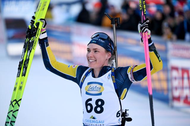 16 January 2026, Bavaria, Ruhpolding: Sweden's Hanna Oeberg celebrates winning the women's 7.5 km sprint race of the IBU Biathlon World Cup in Ruhpolding. Photo: Sven Hoppe/dpa