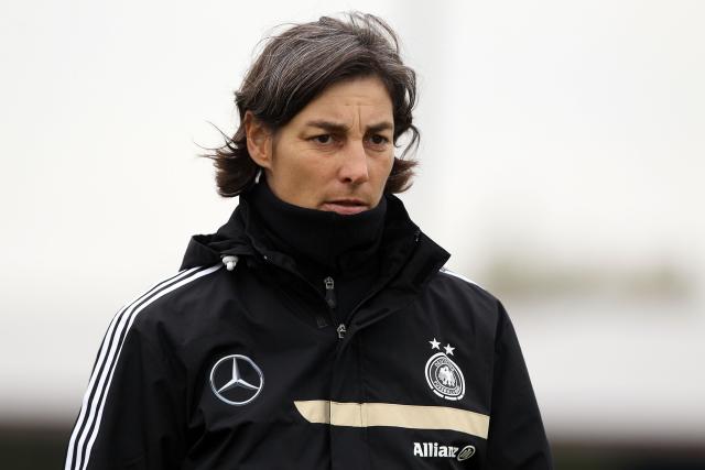 16.10.2013, xfsx, Fussball EM-Qualifikationsrunde, Deutschland U17 - Belgien, v.l. Trainerin Anouschka Bernhard (Deutschland), Portrait. Foto: Huebner/Scheuring || Mindestpreis 20 Euro 