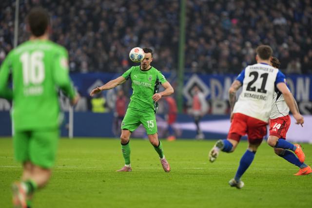 17 January 2026, Hamburg: Borussia Moenchengladbach's Haris Tabakovic in action during the German Bundesliga soccer match between Hamburger SV and Borussia Moenchengladbach at Volksparkstadion. Photo: Marcus Brandt/dpa - IMPORTANT NOTICE: DFL and DFB regulations prohibit any use of photographs as image sequences and/or quasi-video.