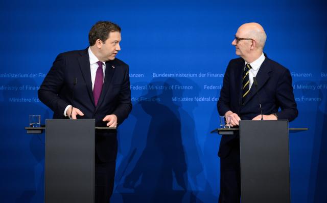 19 January 2026, Berlin: Lars Klingbeil (L), German Minister of Finance, and Roland Lescure, French Minister of Finance and Economy, speak at a press conference at the Federal Ministry of Finance on the occasion of the Franco-German retreat. Photo: Bernd von Jutrczenka/dpa