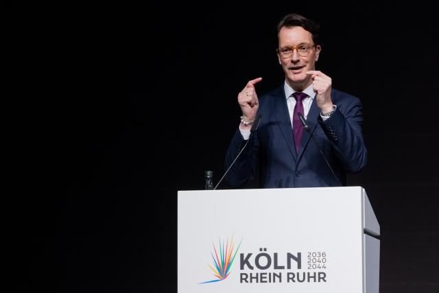 19 January 2026, North Rhine-Westphalia, Cologne: Minister President of North Rhine-Westphalia Hendrik Wuest speaks at the launch of the campaign for the Rhine-Ruhr region's bid, with Cologne as the "leading city," to host the Olympic and Paralympic Games in the Lanxess Arena. Photo: Rolf Vennenbernd/dpa