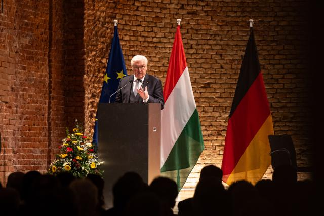 19 January 2026, Bavaria, Munich: German President Frank-Walter Steinmeier speaks at a memorial event marking the 80th anniversary of the beginning of the expulsion of the Hungarian Germans. Photo: Lukas Barth-Tuttas/dpa Pool /dpa