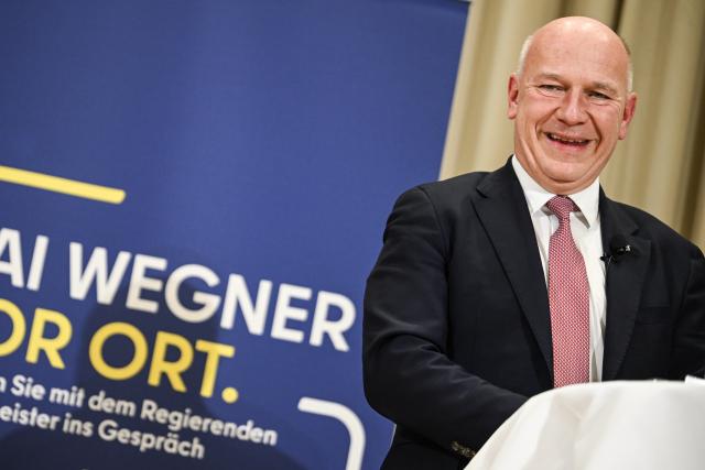 19 January 2026, Berlin: Berlin's Governing Mayor Kai Wegner speaks at a discussion event in the Steglitz-Zehlendorf district as part of the "Kai Wegner vor Ort" series of talks. Photo: Britta Pedersen/dpa