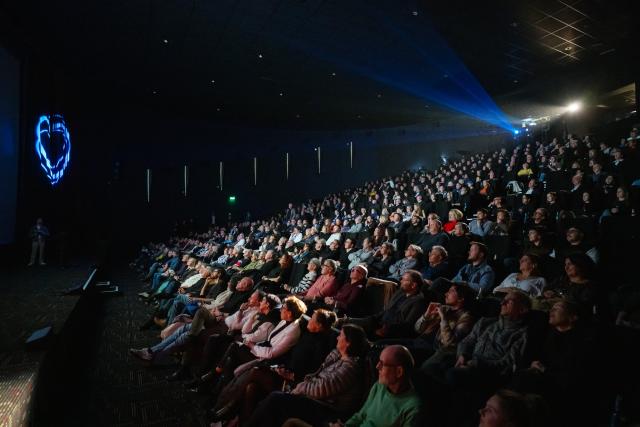 19 January 2026, Saarland, Saarbruecken: The main auditorium of the Cinestar cinema is filled to capacity ahead of the opening of the 47th Max Ophuels Prize Film Festival. The Max Ophuels Prize is considered the most important festival for young German-language cinema. Photo: Oliver Dietze/dpa - ACHTUNG: Nur zur redaktionellen Verwendung im Zusammenhang mit der aktuellen Berichterstattung über das Filmfestival Max Ophüls Preis