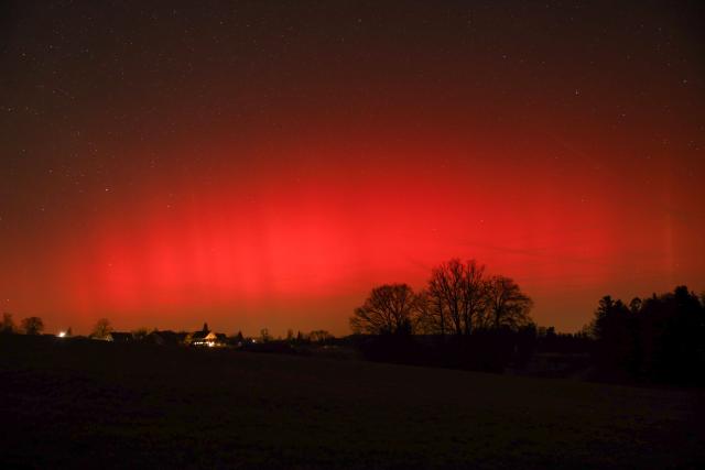 19 January 2026, Baden-Wuerttemberg, Welzheim: The northern lights shine in the evening sky near Welzheim (Rems-Murr district). Photo: Alexander Wolf/onw-images/dpa