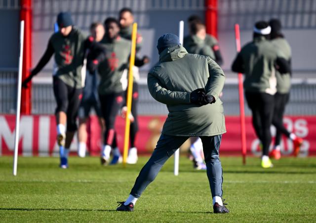 20 January 2026, Bavaria, Munich: Bayern Munich Coach Vincent Kompany leads the team's training session ahead of the UEFA Champions League soccer match against Union St. Gilloise. Photo: Sven Hoppe/dpa