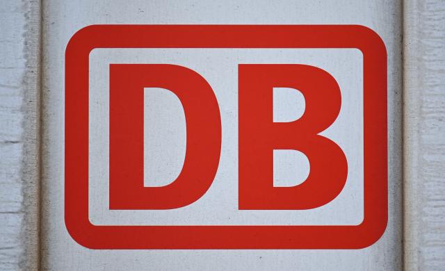 FILED - 15 January 2025, Saxony, Leipzig: The Deutsche Bahn "DB" logo can be seen on a train at the ICE plant in Leipzig. Photo: Hendrik Schmidt/dpa