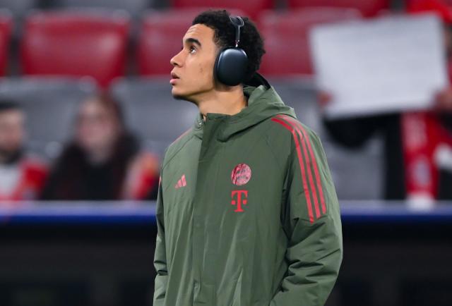21 January 2026, Bavaria, Munich: Bayern Munich's Jamal Musiala inspects the pitch prior to the start of the UEFA Champions League soccer match between Bayern Munich and Union St. Gilloise at the Allianz Arena. Photo: Sven Hoppe/dpa