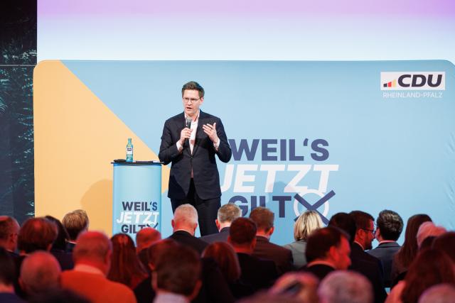 21 January 2026, Rhineland-Palatinate, Mainz: Johannes Steiniger, Secretary General of the Christian Democratic Union of Germany (CDU) Rhineland-Palatinate, speaks at the program committee of the CDU Rhineland-Palatinate. Photo: Hannes P. Albert/dpa