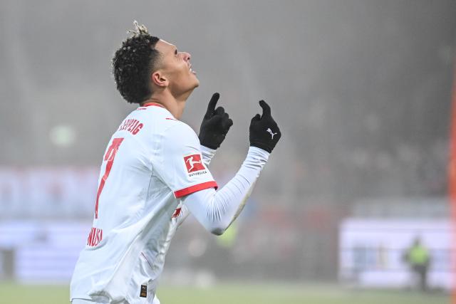 24 January 2026, Baden-Wuerttemberg, Heidenheim: Leipzig's Antonio Nusa celebrates scoring his side's second goal during the German Bundesliga soccer match between 1. FC Heidenheim and RB Leipzig at Voith Arena. Photo: Harry Langer/dpa - WICHTIGER HINWEIS: Gemäß den Vorgaben der DFL Deutsche Fußball Liga bzw. des DFB Deutscher Fußball-Bund ist es untersagt, in dem Stadion und/oder vom Spiel angefertigte Fotoaufnahmen in Form von Sequenzbildern und/oder videoähnlichen Fotostrecken zu verwerten bzw. verwerten zu lassen.