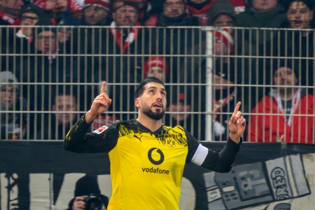 24 January 2026, Berlin: Borussia Dortmund's Emre Can celebrates scoring his side's first goal during the German Bundesliga soccer match between 1. FC Union Berlin and Borussia Dortmund at An der Alten Försterei. Photo: Soeren Stache/dpa - WICHTIGER HINWEIS: Gemäß den Vorgaben der DFL Deutsche Fußball Liga bzw. des DFB Deutscher Fußball-Bund ist es untersagt, in dem Stadion und/oder vom Spiel angefertigte Fotoaufnahmen in Form von Sequenzbildern und/oder videoähnlichen Fotostrecken zu verwerten bzw. verwerten zu lassen.